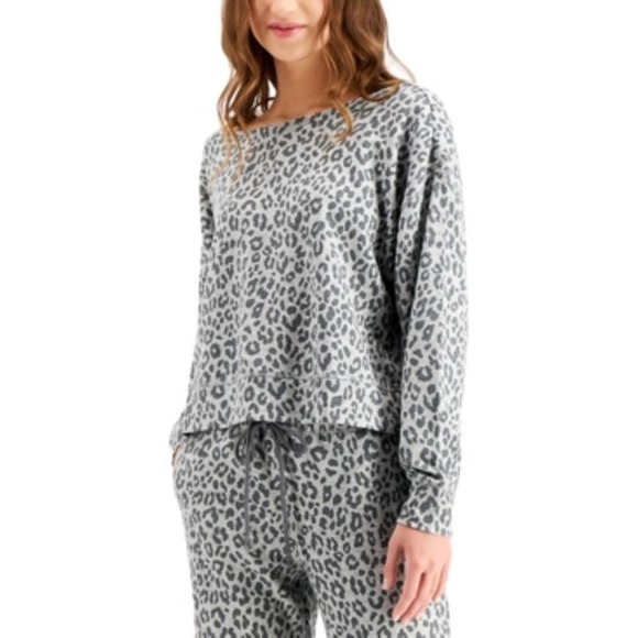 Jenni by Jennifer Moore Tops - Jenni on Repeat Super Soft Crew Sleep Top, top only